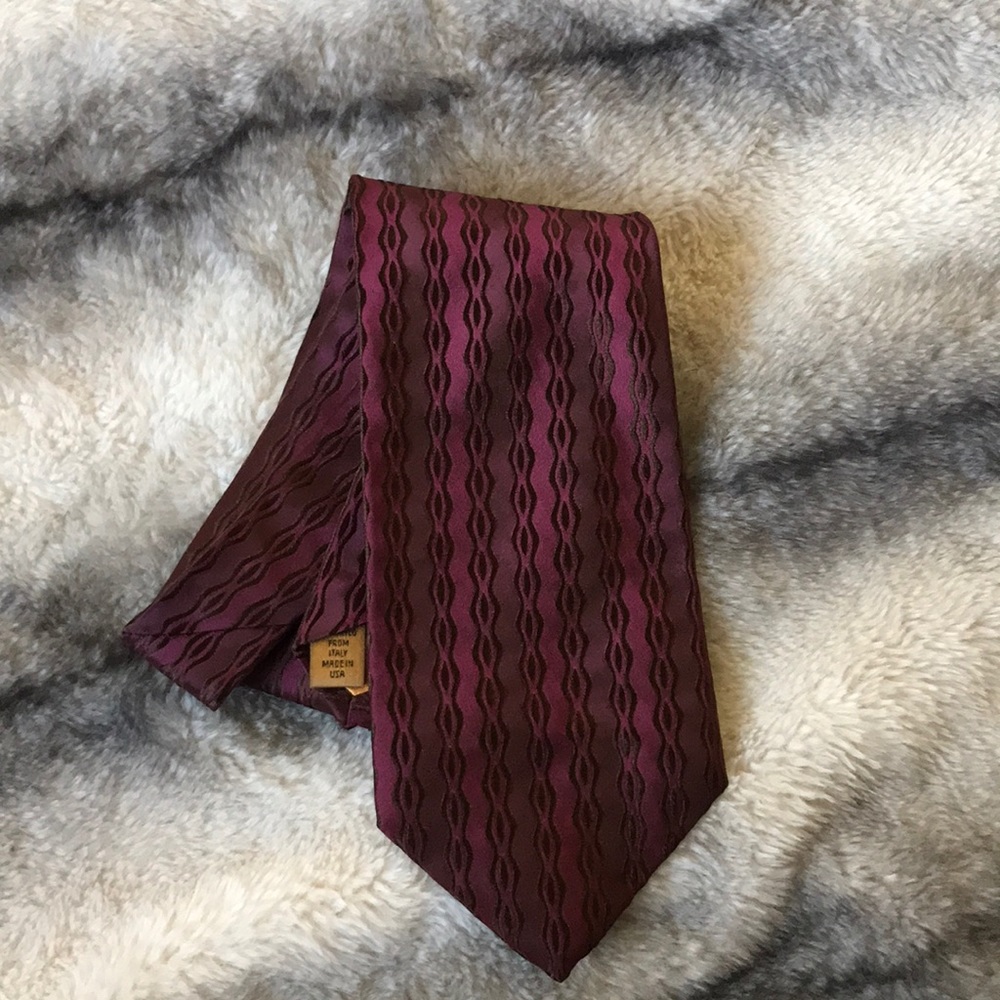 DONNA KAREN silk tie